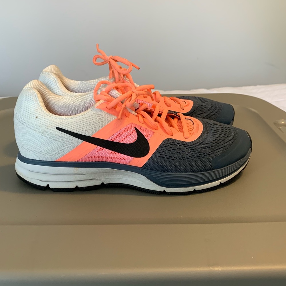 Women’s Nike shoes
